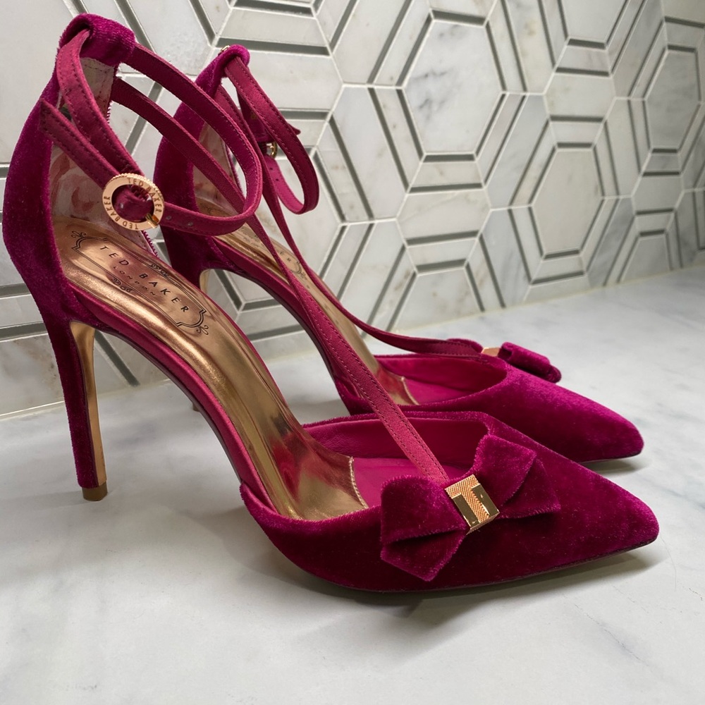 BRAND NEW! Ted Baker London Juleta Velvet Pumps